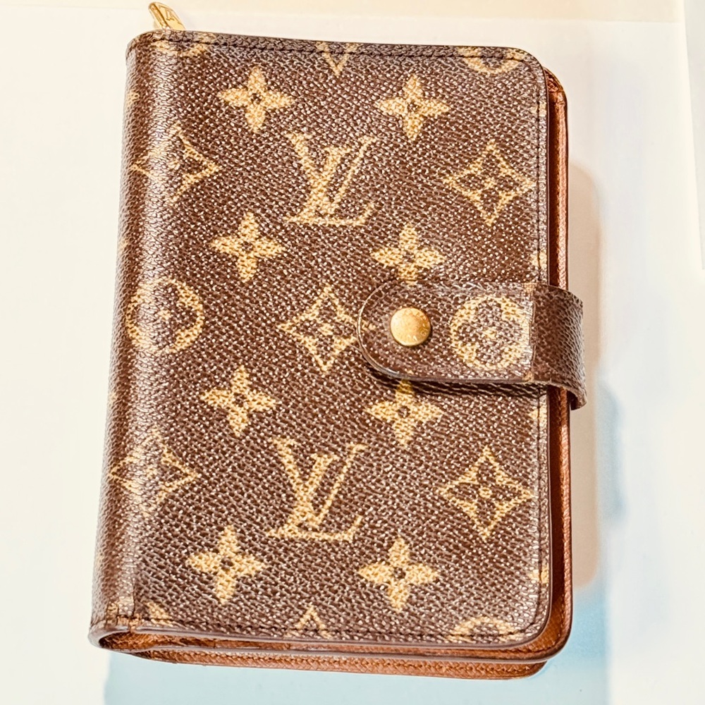 Louis Vuitton Brown Monogram Porto de paper